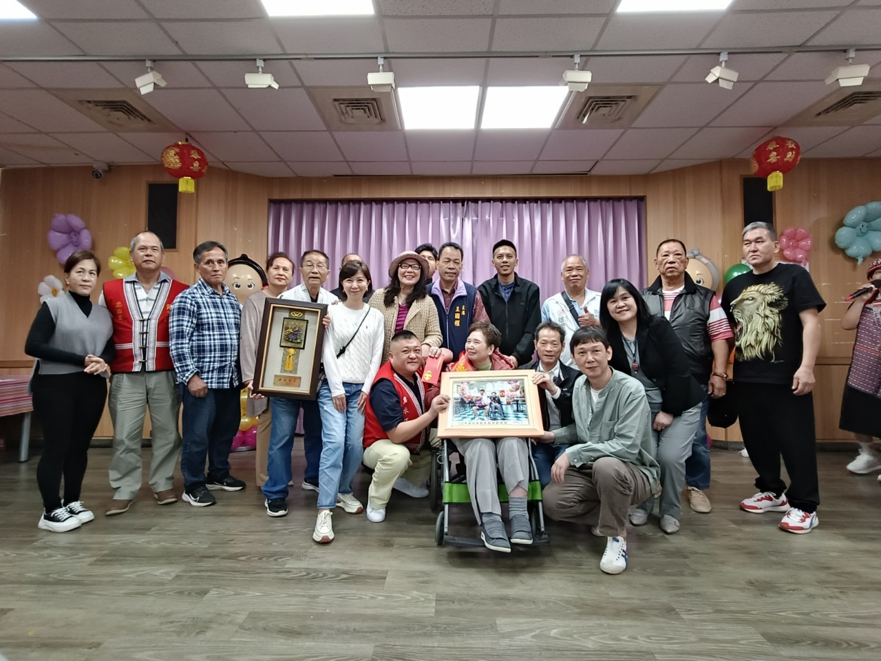 頒發孝義社區發展協會扁額