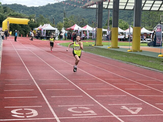 國小女子組200公尺